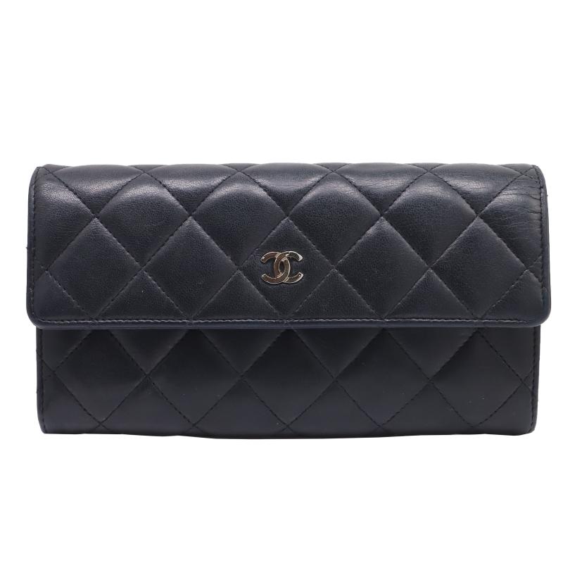 Chanel caviar skin wallet