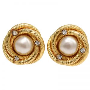 CHANEL fake pearl earrings