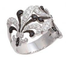 Design ring with K18 diamond