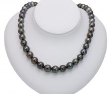 Black pearl necklace