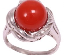 Design ring with natural coral diamond