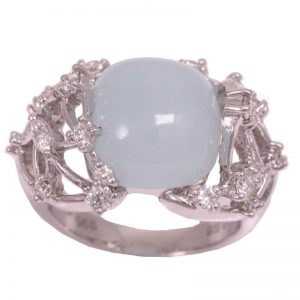 Design ring with aquamarine diamond