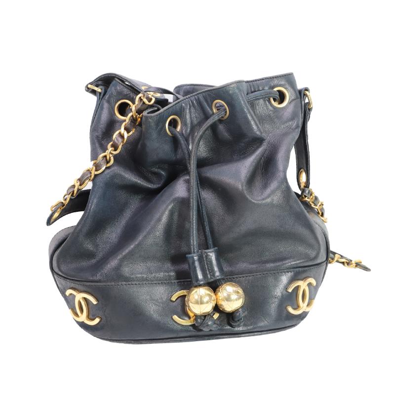 Chanel chain shoulder drawstring bag